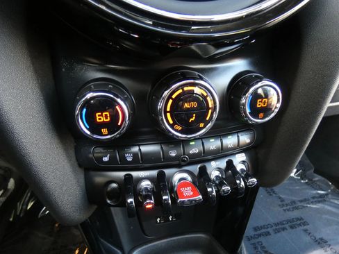 Used 2019 MINI Cooper S w/ Premium Package image 60