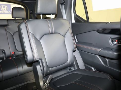 New 2025 Honda Pilot TrailSport image 12