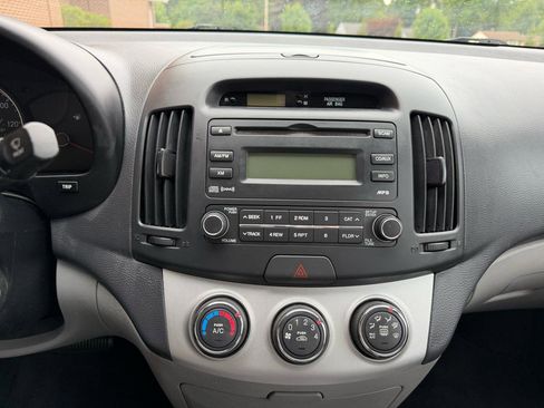 Used 2009 Hyundai Elantra GLS FWD image 28