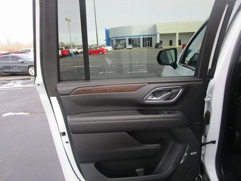Certified 2023 Chevrolet Suburban Premier image 22