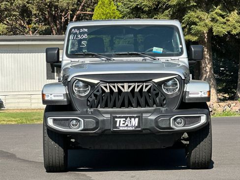 Used 2023 Jeep Gladiator Sport AWD/4WD image 9