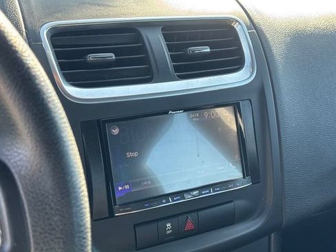 Used 2013 Dodge Avenger SE FWD image 18