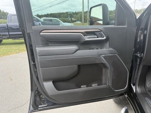 Used 2025 Chevrolet Silverado 2500 LT w/ Z71 Chrome Sport Edition image 14