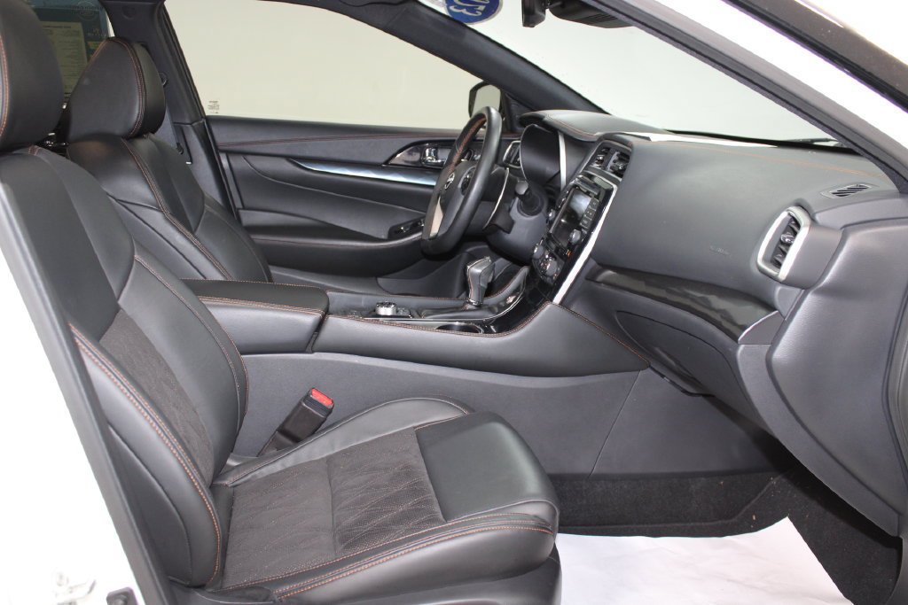 Used 2023 Nissan Maxima SR w/ Sport Mat Group FWD image 25