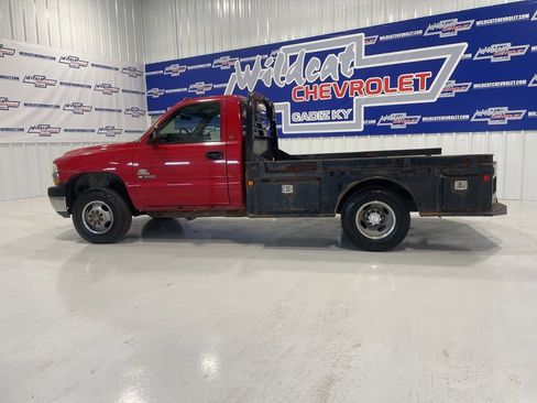 Used 2001 Chevrolet Silverado 3500 4x4 Regular Cab w/ Snow Plow Prep Pkg image 2