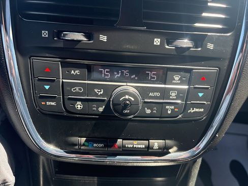 Used 2019 Dodge Grand Caravan GT FWD image 30
