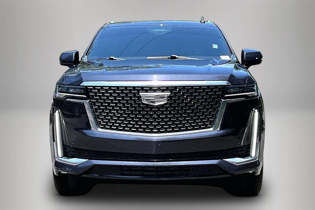 Used 2022 Cadillac Escalade Luxury RWD image 3