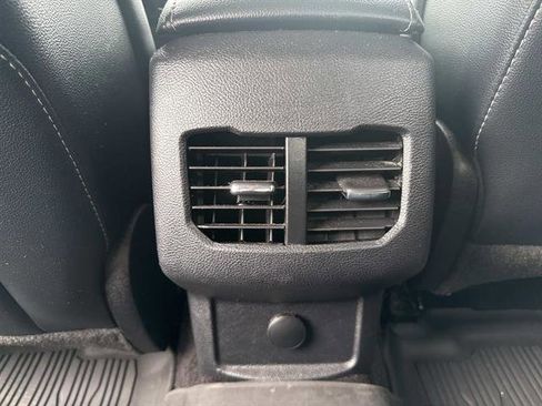 Used 2017 Ford Fusion SE w/ Fusion SE Technology Package image 15