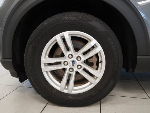 Used 2023 Ford Explorer XLT AWD/4WD image 15