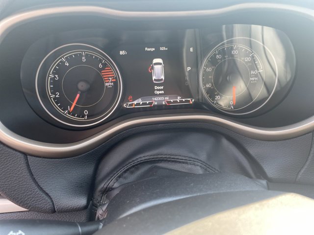 Used 2016 Jeep Cherokee Limited FWD image 16