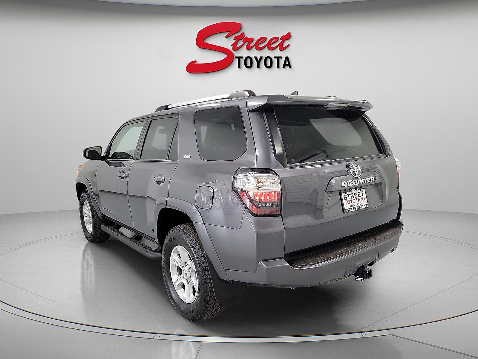 Used 2022 Toyota 4Runner SR5 Premium w/ Moonroof Package AWD/4WD image 2