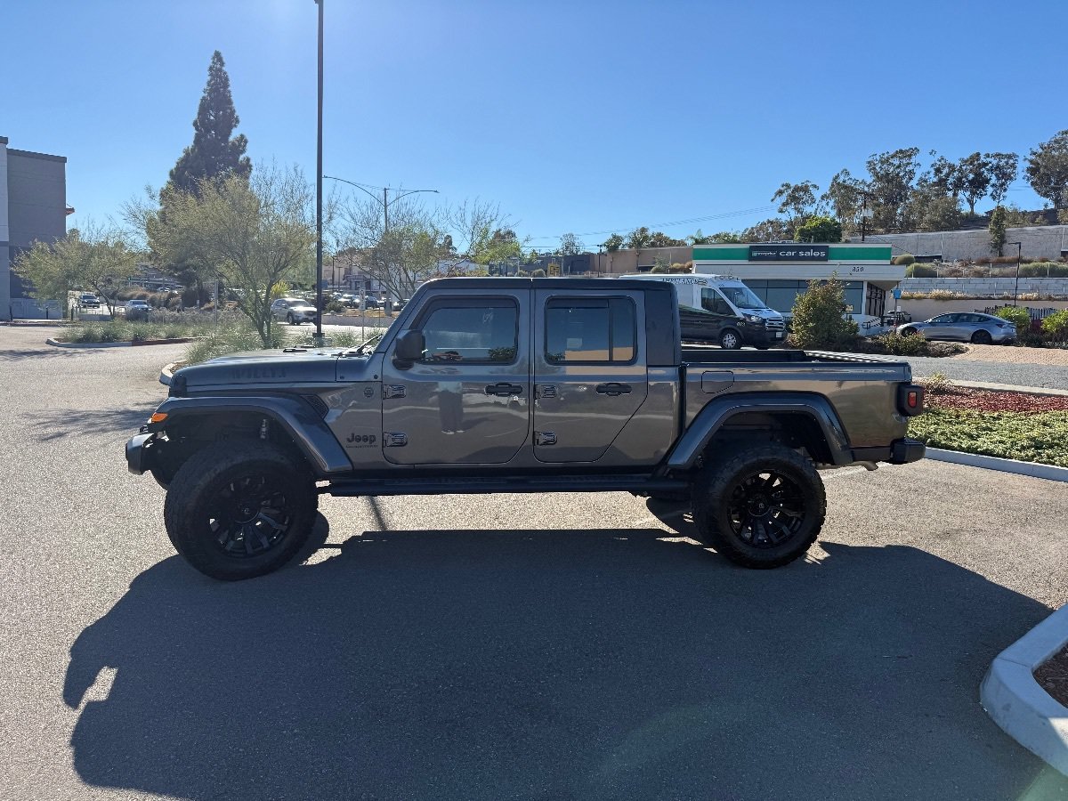 Used 2023 Jeep Gladiator Sport AWD/4WD image 4