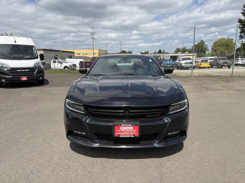 Used 2017 Dodge Charger R/T RWD image 8