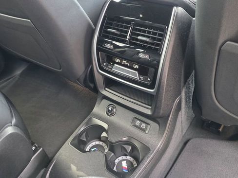 Used 2021 BMW X7 M50i w/ Dynamic Handling Package AWD/4WD image 9