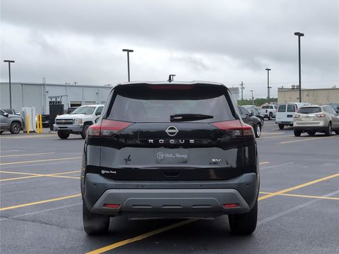 Used 2023 Nissan Rogue SV FWD image 4