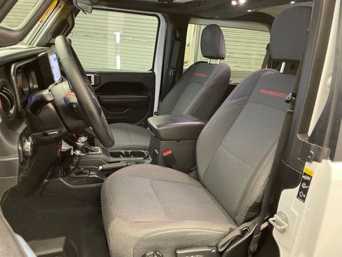 Used 2024 Jeep Wrangler Rubicon w/ Convenience Group AWD/4WD image 18