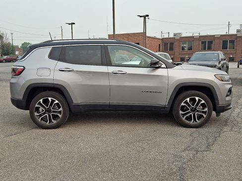 Used 2022 Jeep Compass Limited AWD/4WD image 7