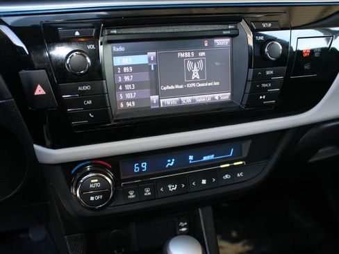 Used 2014 Toyota Corolla LE image 16