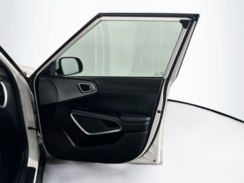 Used 2024 Kia Soul LX w/ Option Group 015 image 30