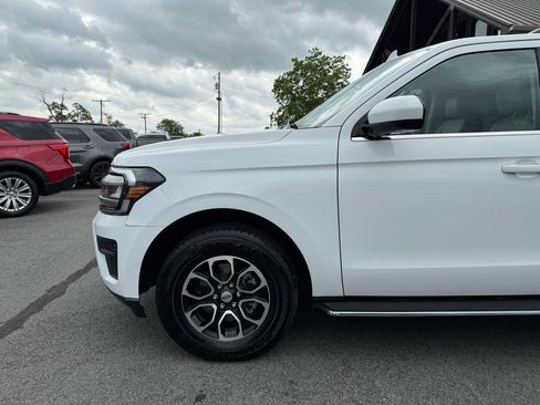 Used 2023 Ford Expedition XLT AWD/4WD image 38