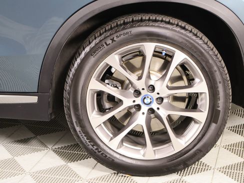 Certified 2024 BMW X5 xDrive50e w/ Premium Package AWD/4WD image 21