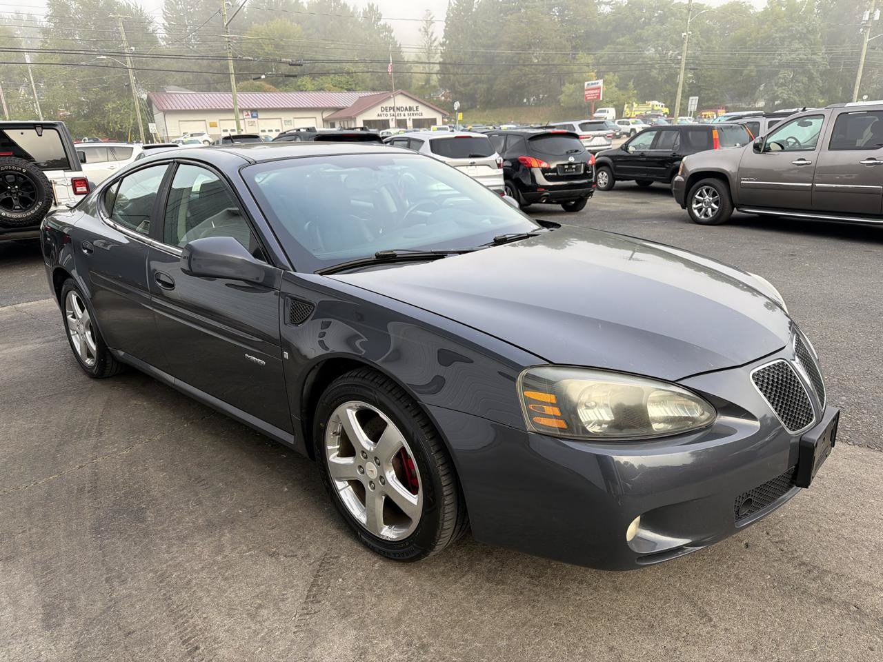 Used 2008 Pontiac Grand Prix GXP FWD image 3