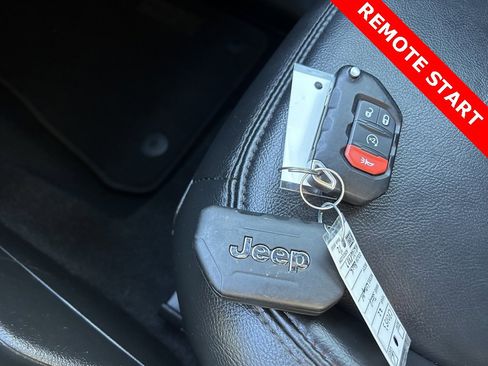 Used 2022 Jeep Wrangler Unlimited Sahara image 27