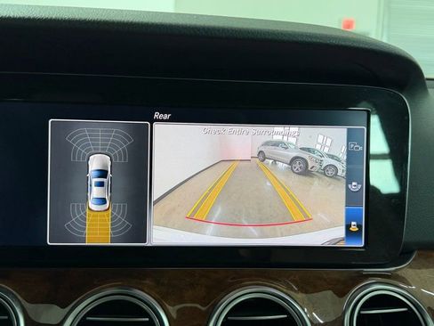 Used 2018 Mercedes-Benz E 400 4MATIC Sedan w/ Premium 2 Package (Q02) image 27