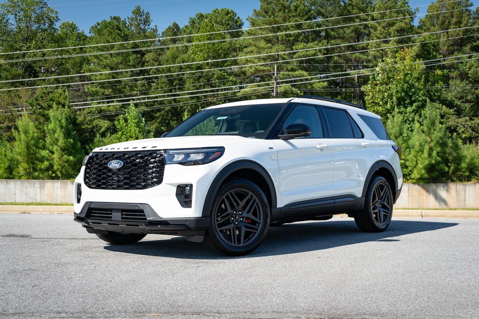 New 2027 Ford Explorer ST-Line w/ Premium Package AWD/4WD image 1