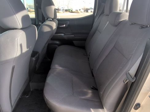 Used 2019 Toyota Tacoma TRD Off-Road image 25