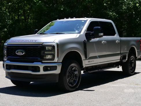 Used 2024 Ford F250 Lariat w/ Sport Appearance Package AWD/4WD image 6