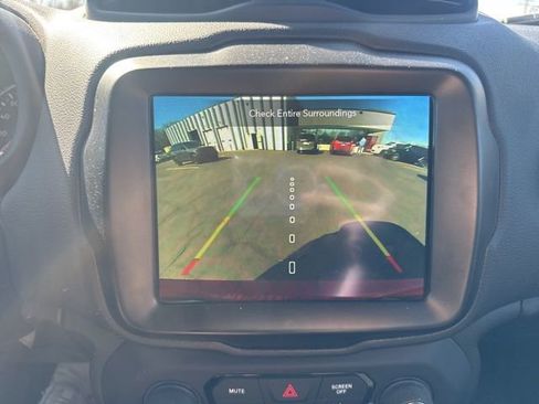 Used 2021 Jeep Renegade Latitude image 17