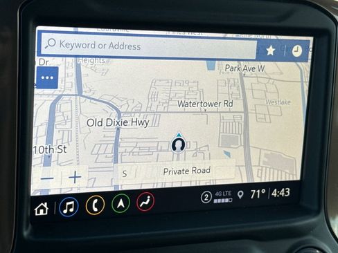 Used 2021 Chevrolet Silverado 1500 High Country w/ Technology Package image 21