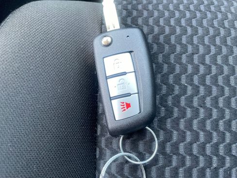 Used 2021 Nissan Rogue Sport S image 21