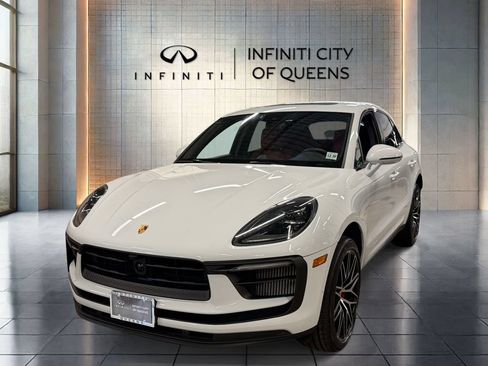 Used 2025 Porsche Macan S AWD/4WD image 4
