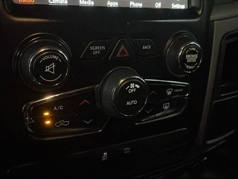 Used 2019 RAM 1500 Express w/ Express Value Package AWD/4WD image 18