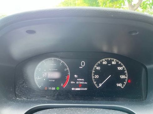 Used 2024 Honda HR-V Sport image 11