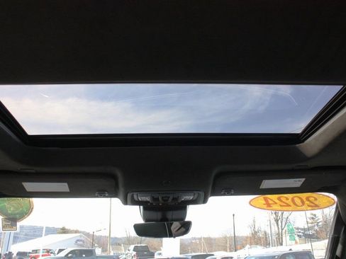 Used 2024 GMC Sierra 1500 AT4X image 31