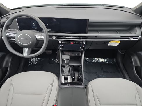 Certified 2026 Hyundai Santa Cruz SEL FWD image 9