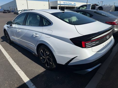 Used 2025 Hyundai Sonata SEL FWD image 3