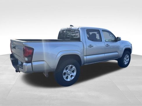 Used 2022 Toyota Tacoma SR AWD/4WD image 4