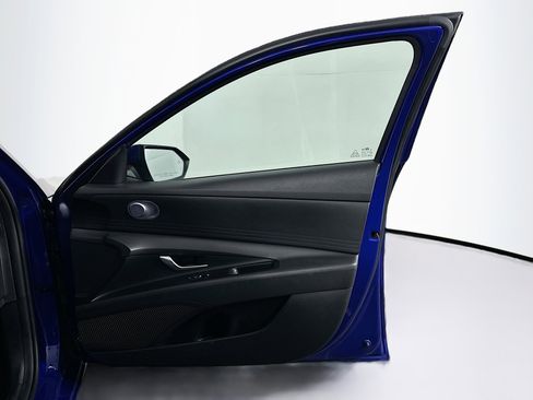 Used 2023 Hyundai Elantra SEL FWD image 30