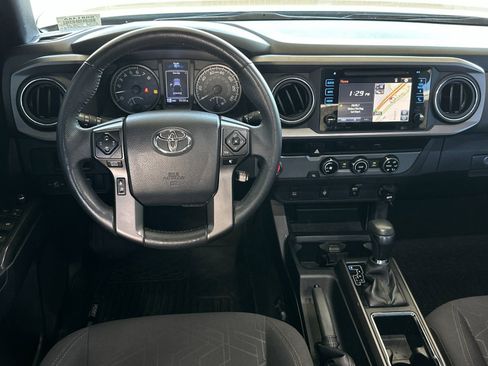 Used 2017 Toyota Tacoma TRD Sport w/ Tow Package image 13