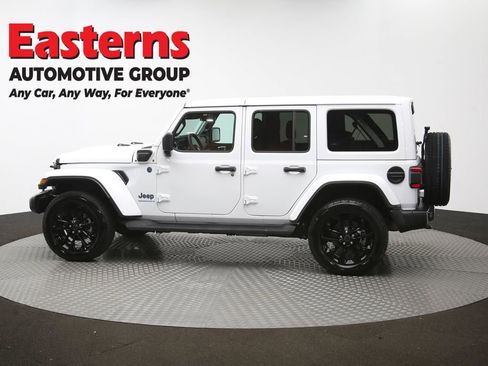 Used 2025 Jeep Wrangler Unlimited Sahara AWD/4WD image 61