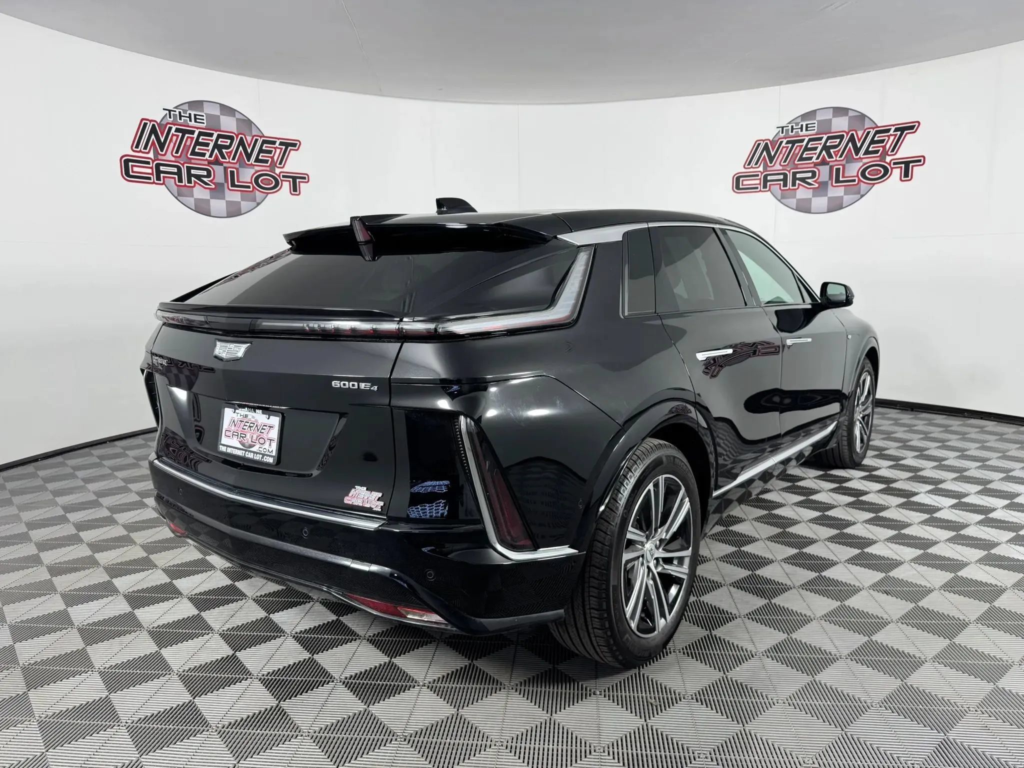 Used 2024 Cadillac Lyriq Luxury w/ LPO, Floor Liner Package AWD/4WD image 7