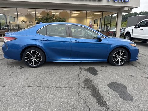 Used 2019 Toyota Camry SE w/ Audio Package FWD image 4
