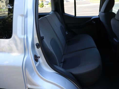 Used 2015 Nissan Xterra S image 21