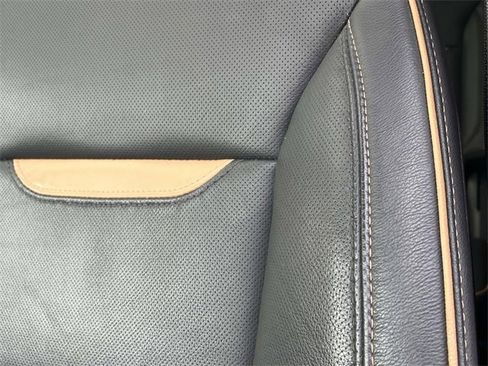 Used 2023 GMC Yukon XL AT4 image 20