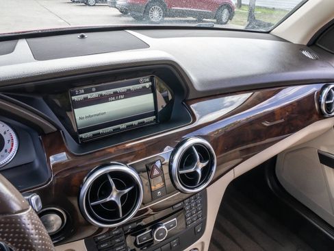 Used 2015 Mercedes-Benz GLK 350 GLK 350 4dr SUV w/ Premium 1 Package image 29