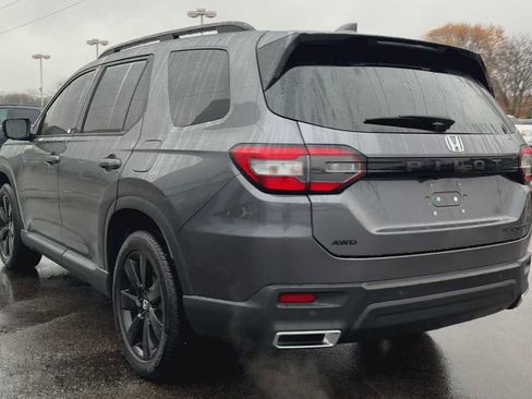 Used 2025 Honda Pilot Black Edition image 4